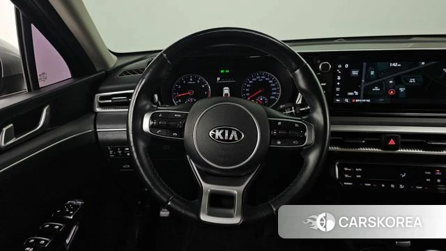 Kia K5 3rd generation 2021 Серебристо-серый из Кореи, фото 3