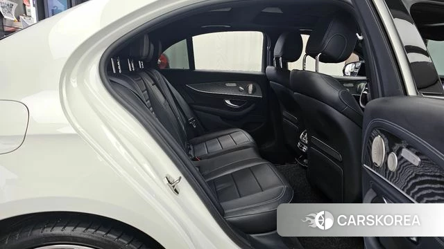 Mercedes-Benz E-Class W213 2022 Белый из Кореи, фото 3