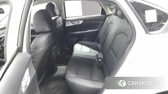 Kia The New K3 2nd generation 2022 Белый из Кореи, фото 3