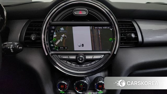 Mini Cooper 2021 Серебряный из Кореи, фото 3