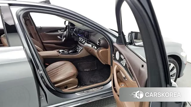 Mercedes-Benz E-Class W213 2020 Серый из Кореи, фото 3