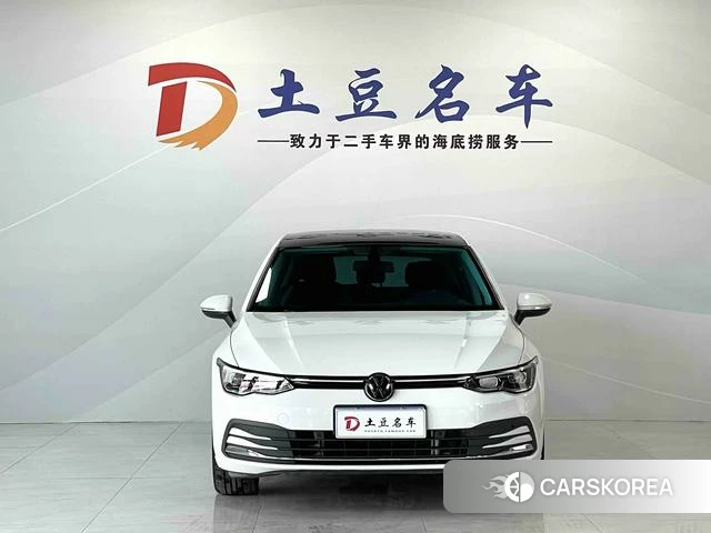 Volkswagen Golf 2023 Белый из Китая, фото 3