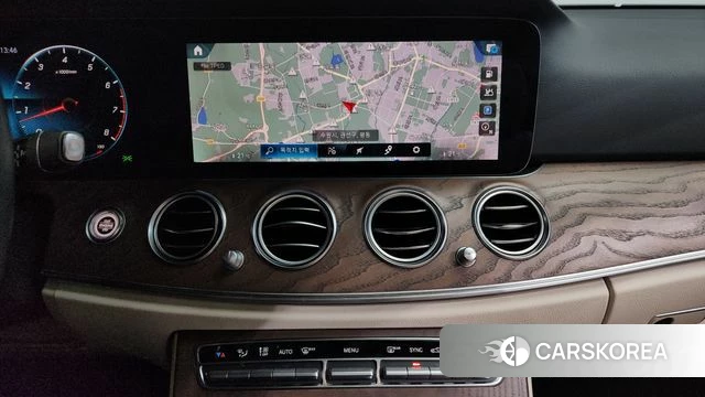 Mercedes-Benz E-Class W213 2021 Белый из Кореи, фото 3