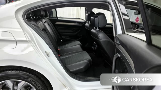 Volkswagen Passat GT (B8) 2022 Белый из Кореи, фото 3