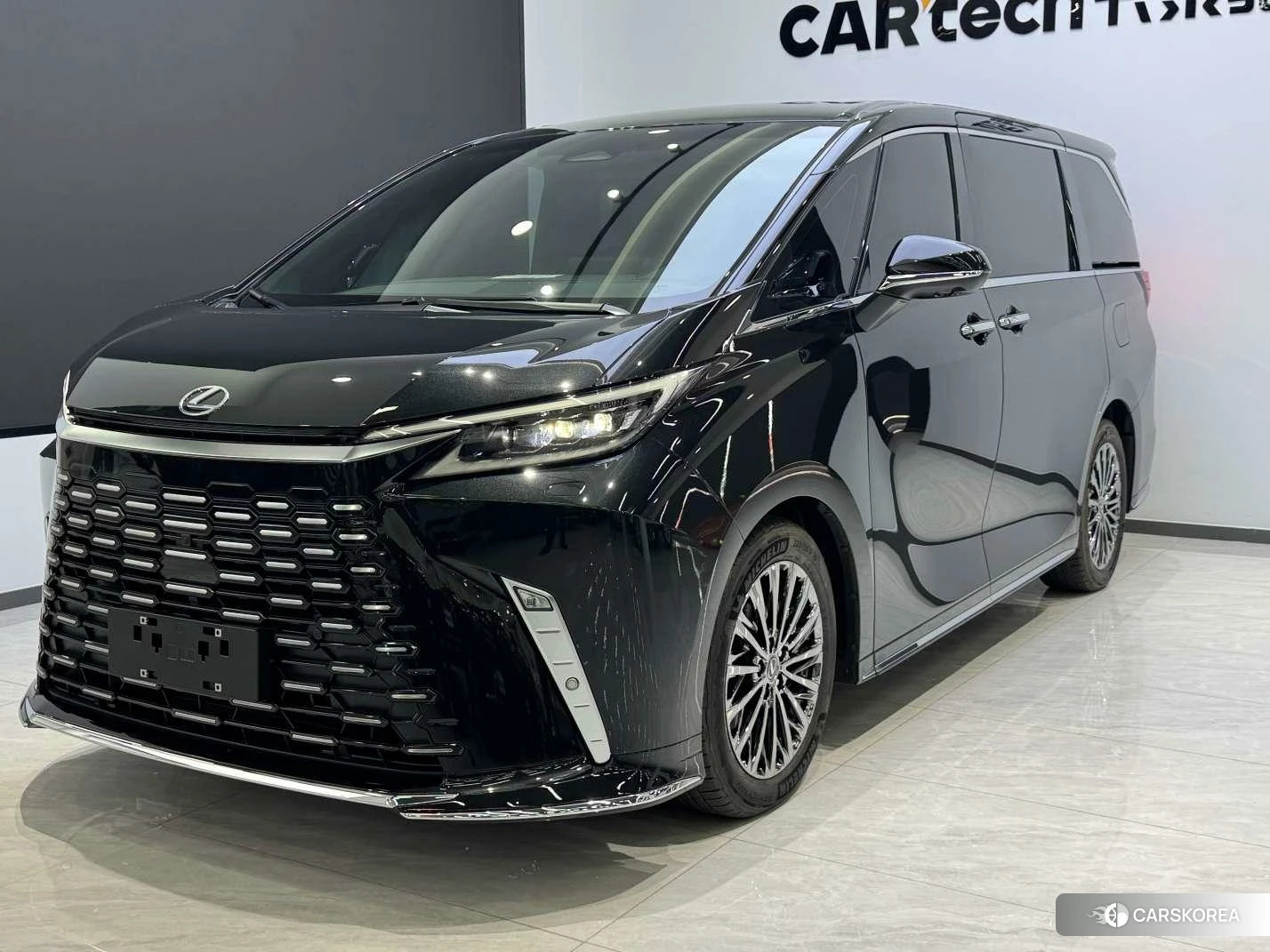Lexus LM 2025 Черный из Китая, фото 3