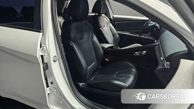 Hyundai Avante Hybrid (CN7) 2023 Белый из Кореи, фото 3
