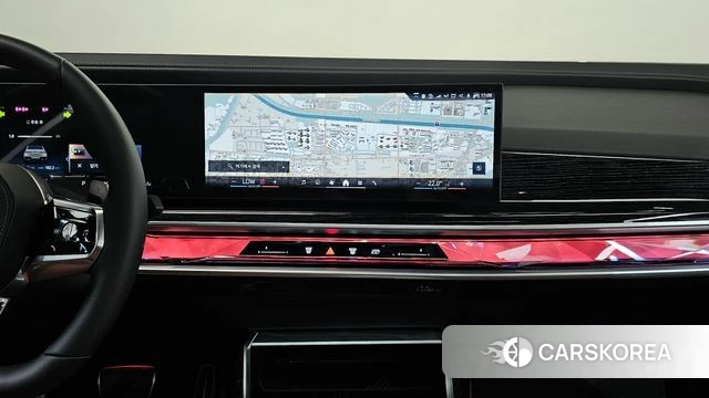 BMW 7 Series (G70) 2025 Белый из Кореи, фото 3