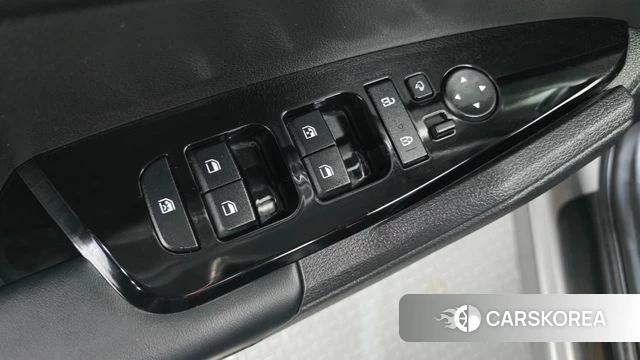 Kia Sportage 5th Generation 2023 Серебристо-серый из Кореи, фото 3