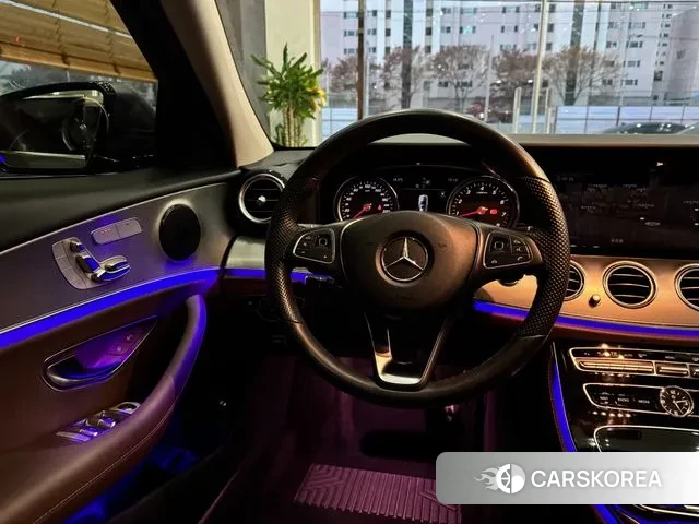 Mercedes-Benz E-Class W213 2018 Серый из Кореи, фото 3