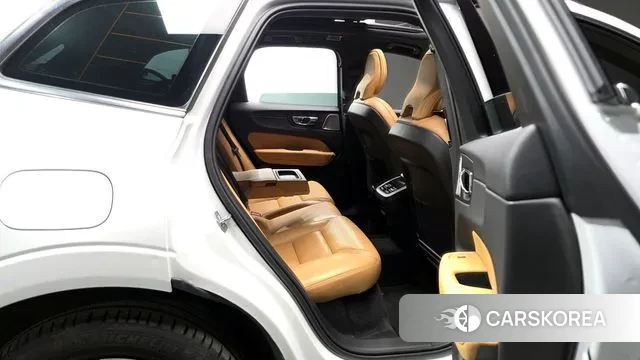 Volvo XC60 second Generation 2020 Белый из Кореи, фото 3