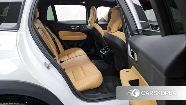 Volvo V60 Cross-Country 2nd Generation 2020 Белый из Кореи, фото 3
