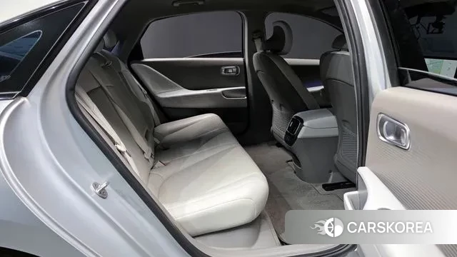 Hyundai Ionic 6 2023 Серебристо-серый из Кореи, фото 3