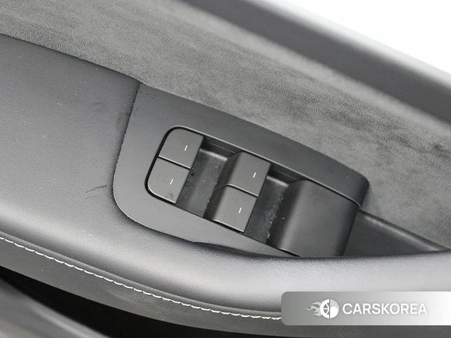 Tesla Model Y 2024 Белый из Кореи, фото 3