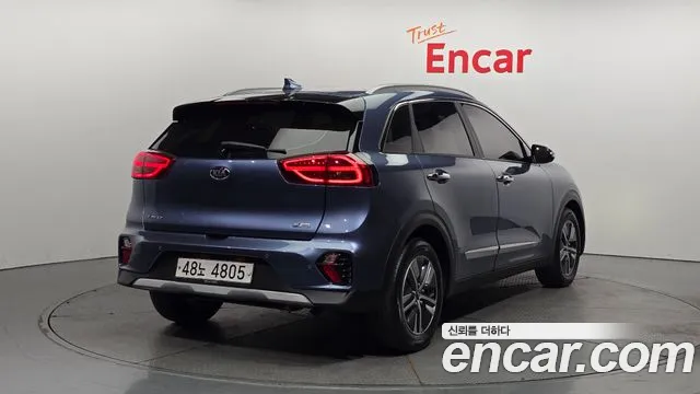 Kia The New Niro 2019 Светло-серебряный цвет из Кореи, фото 3