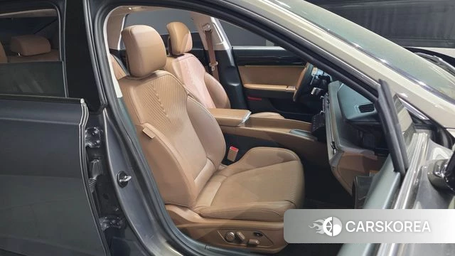 Hyundai Grandeur Hybrid (GN7) 2023 Песочный из Кореи, фото 3