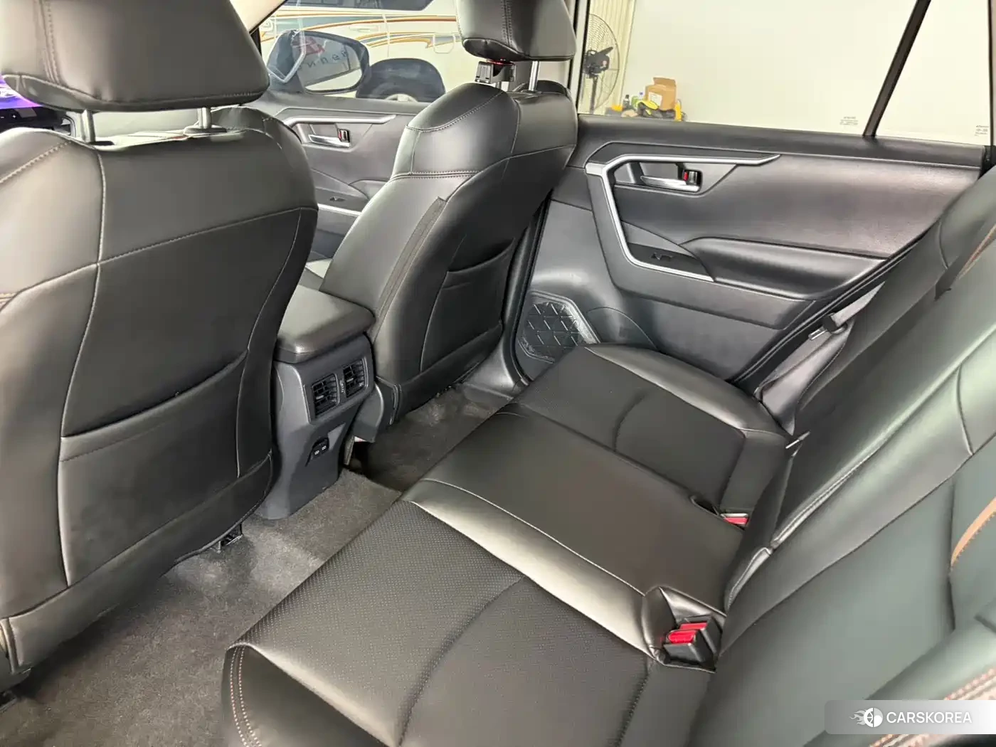 Toyota RAV4 2023 Белый из Китая, фото 3