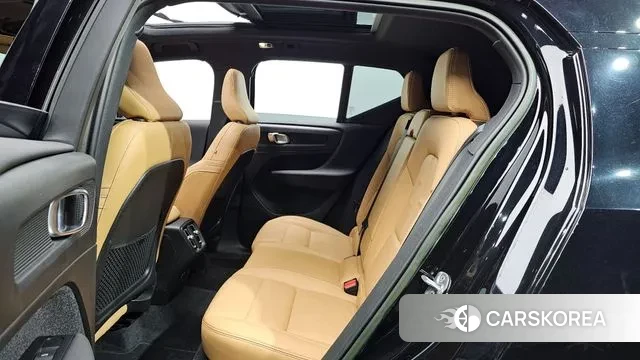 Volvo XC40 2022 Черный из Кореи, фото 3