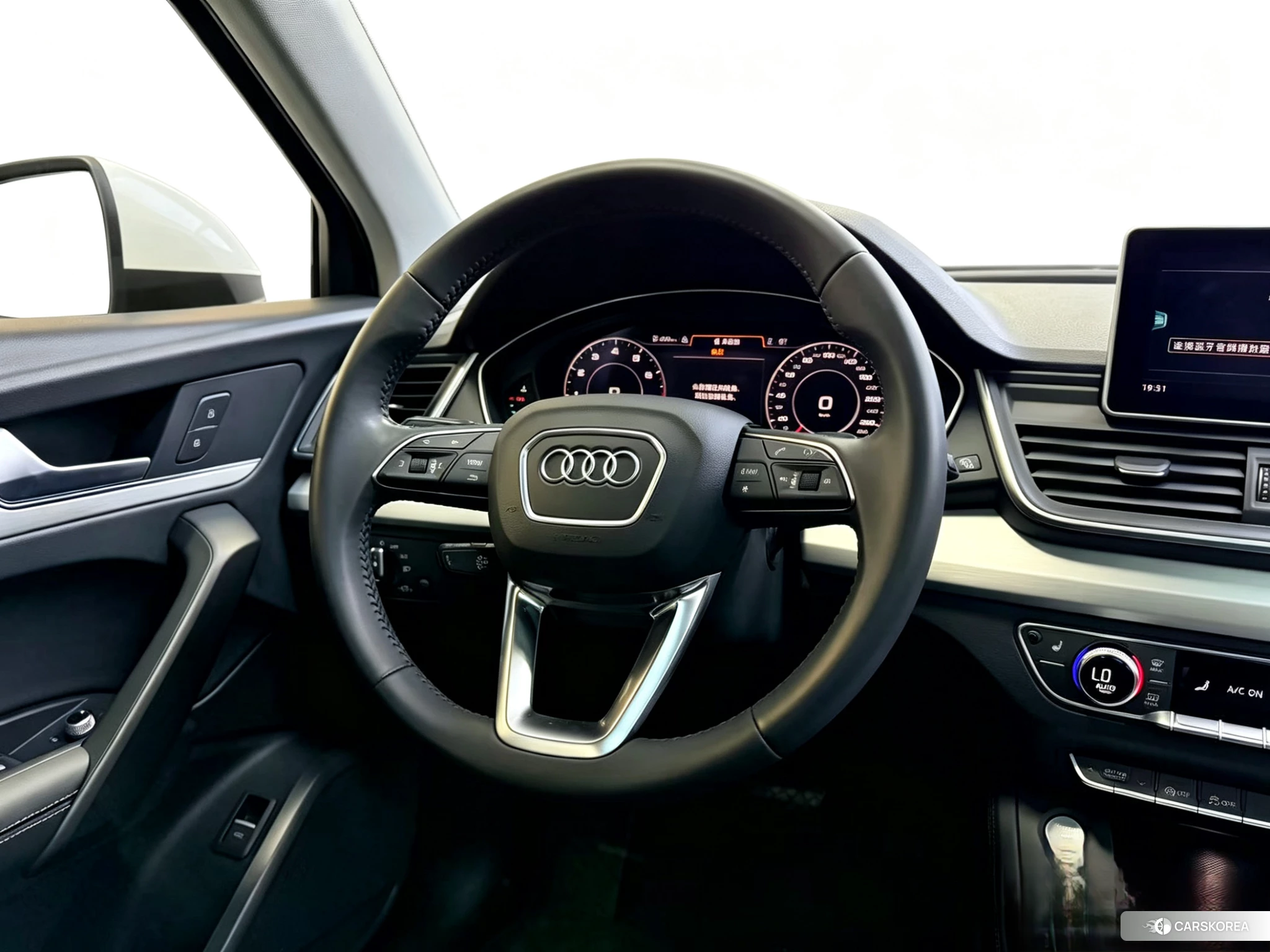 Audi Q5L 2020 Белый из Китая, фото 3