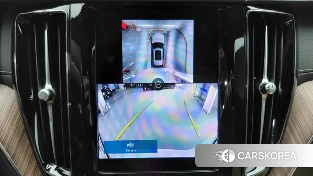 Volvo XC60 second Generation 2023 Белый из Кореи, фото 3