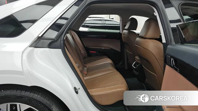 Hyundai Grandeur Hybrid (GN7) 2023 Белый из Кореи, фото 3