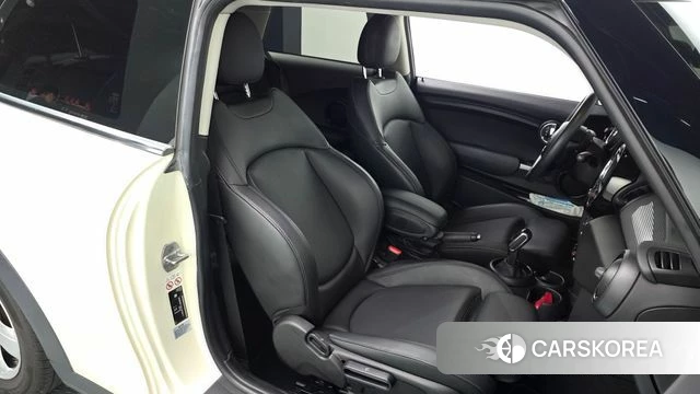 Mini Cooper 2020 Жемчужный цвет из Кореи, фото 3