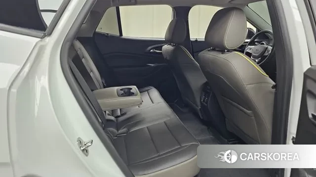 Chevrolet (GM Daewoo) Trax Crossover 2024 Белый из Кореи, фото 3