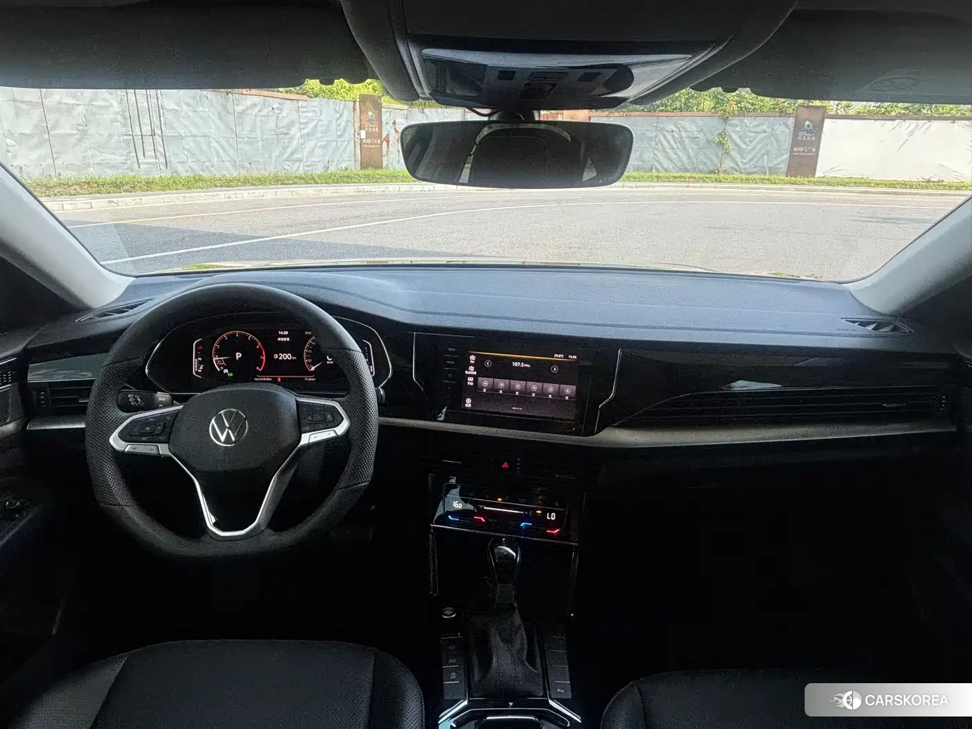 Volkswagen Passat 2025 Черный из Китая, фото 3
