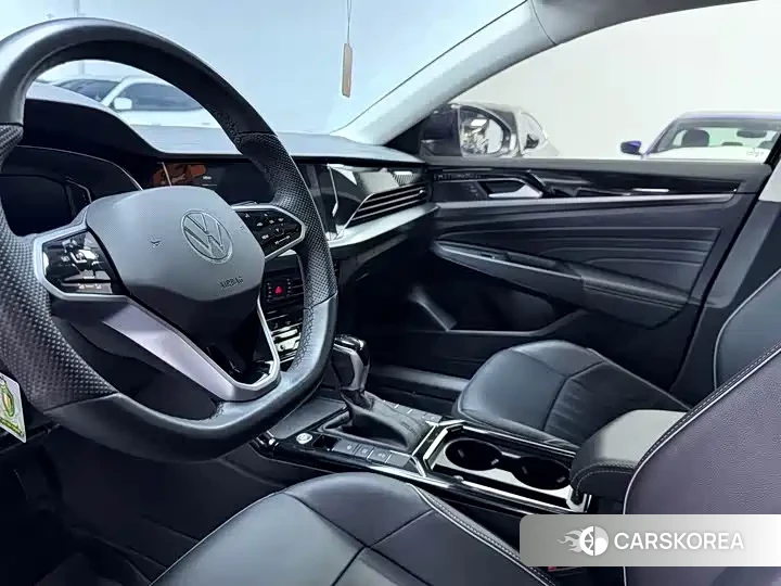 Volkswagen Passat 2024 Черный из Китая, фото 3
