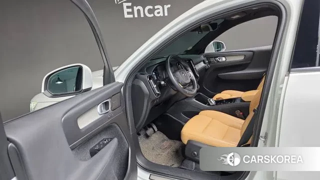 Volvo XC40 2021 Белый из Кореи, фото 3