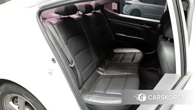 Hyundai Avante AD 2018 Белый из Кореи, фото 3