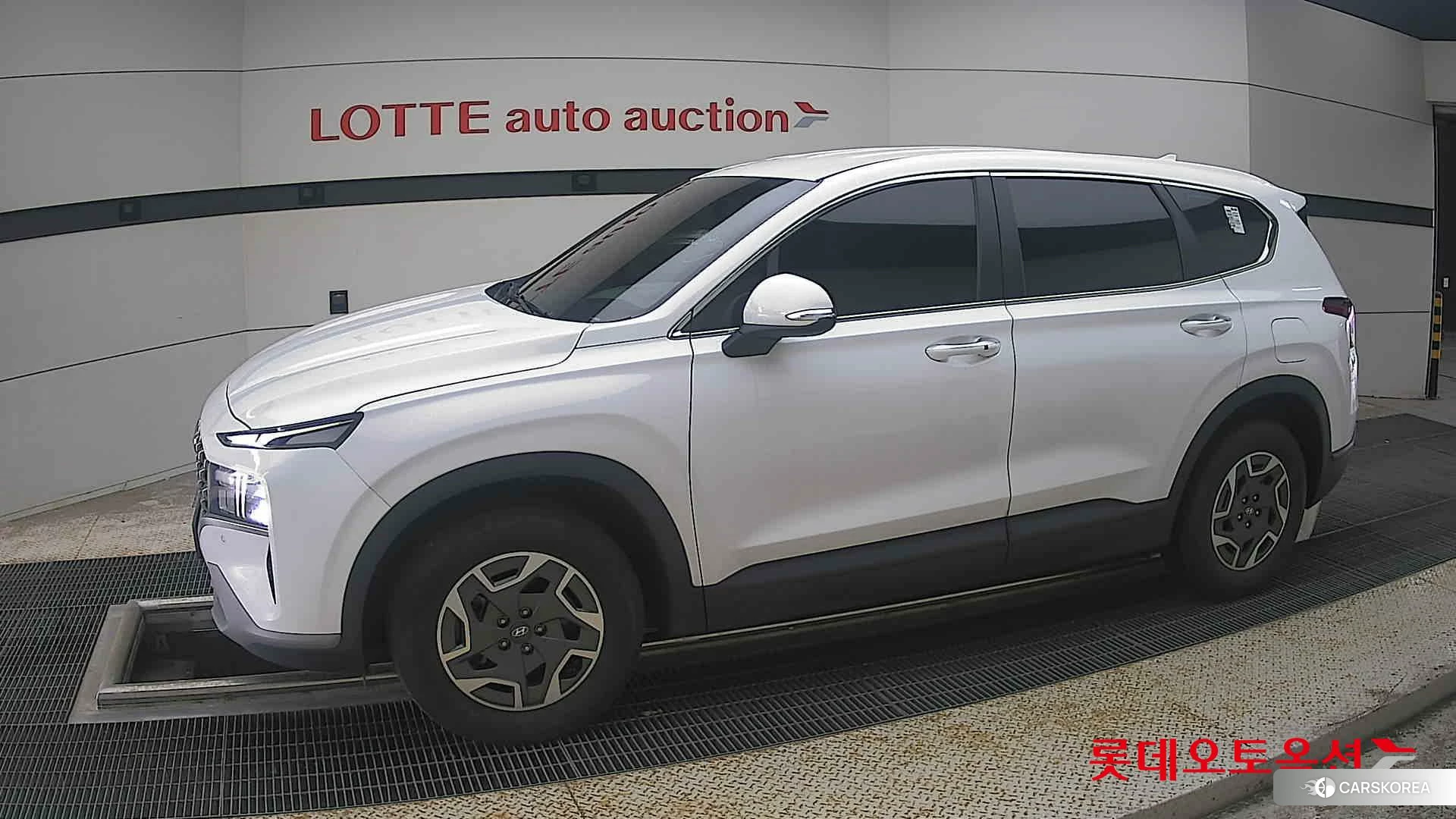 Hyundai Santa Fe Hybrid 2023 Creamy White Pearl (optional) из Кореи, фото 3