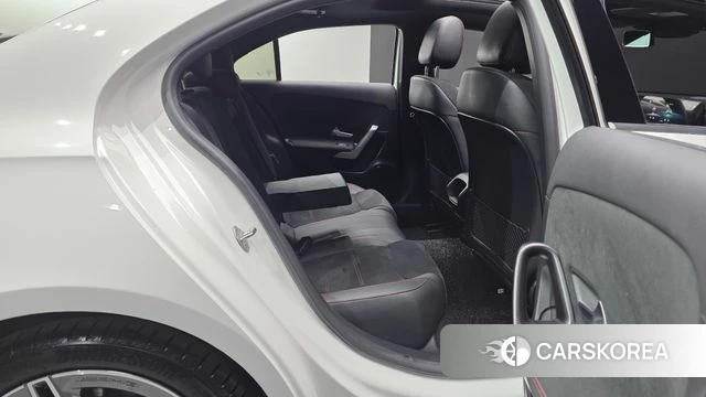 Mercedes-Benz A-Class W177 2023 Белый из Кореи, фото 3