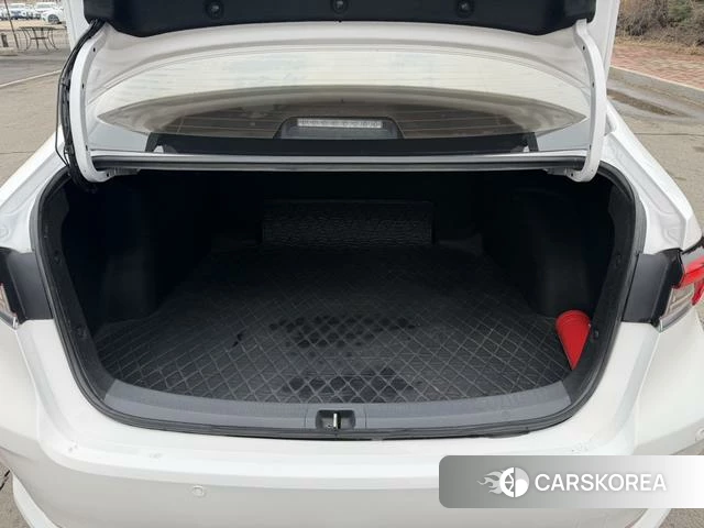 Toyota Corolla 2021 Белый из Китая, фото 3