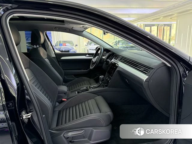 Volkswagen Magotan 2021 Черный из Китая, фото 3