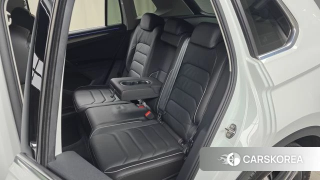 Volkswagen Tiguan second Generation 2022 Белый из Кореи, фото 3