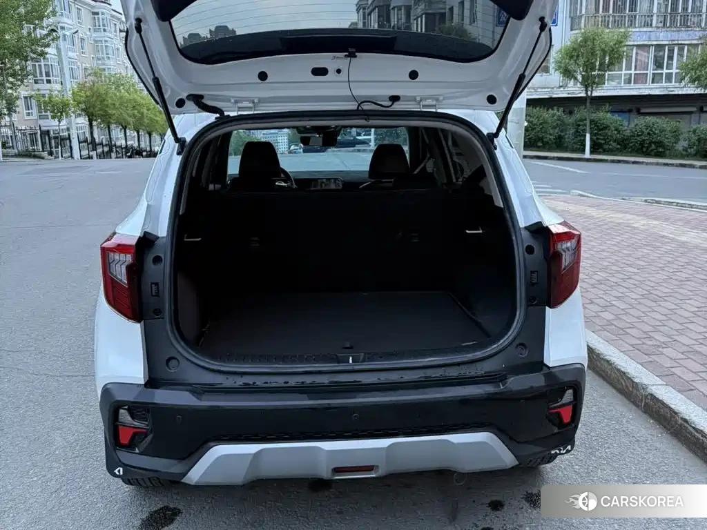 Kia Seltos 2023 Белый из Китая, фото 3