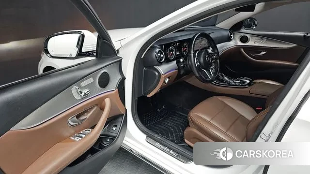 Mercedes-Benz E-Class W213 2019 Белый из Кореи, фото 3