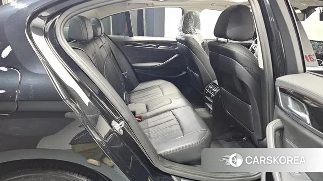 BMW 5 Series (G30) 2018 Черный из Кореи, фото 3