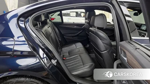 BMW 5 Series (G30) 2018 Черный из Кореи, фото 3