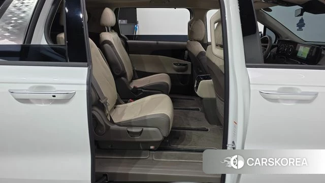 Kia Carnival 4th generation 2023 Белый из Кореи, фото 3