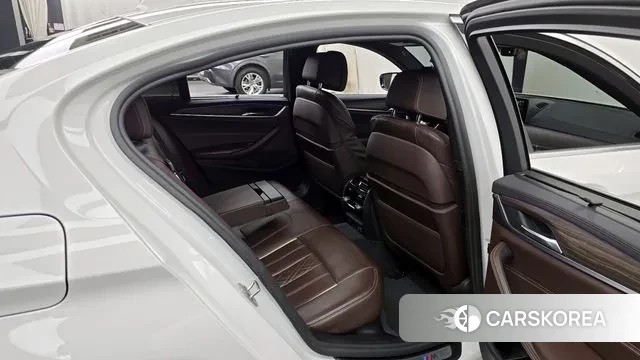 BMW 5 Series (G30) 2019 Белый из Кореи, фото 3