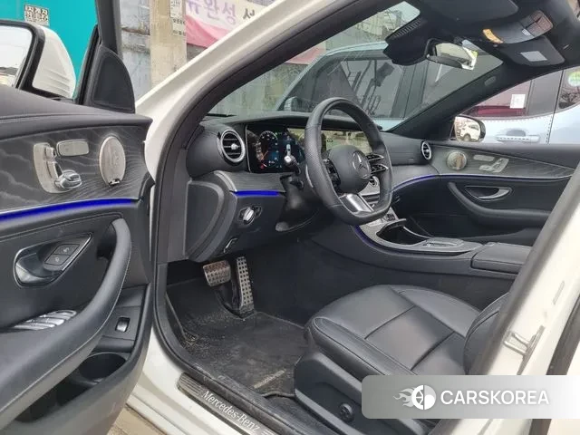 Mercedes-Benz E-Class W213 2021 Белый из Кореи, фото 3