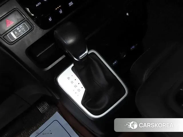 Hyundai Staria 2023 Белый из Кореи, фото 3