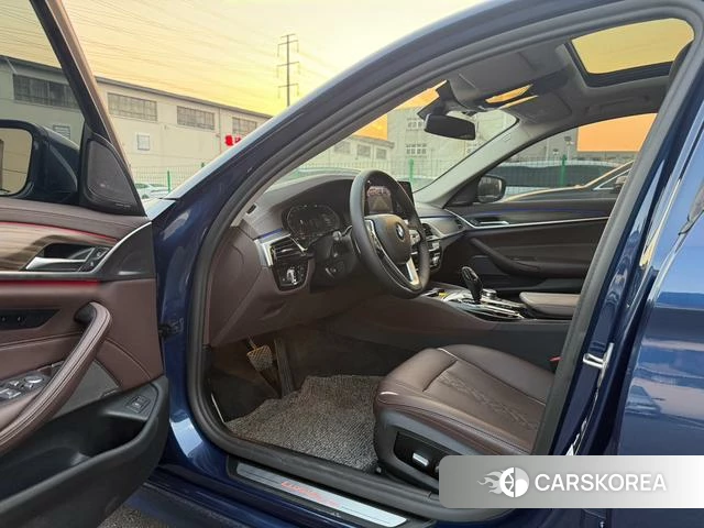 BMW 5 series 2022 Синий из Китая, фото 3