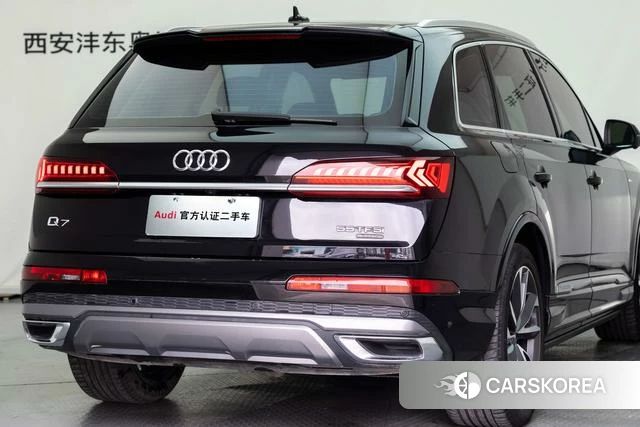 Audi Q7 2020 Черный из Китая, фото 3
