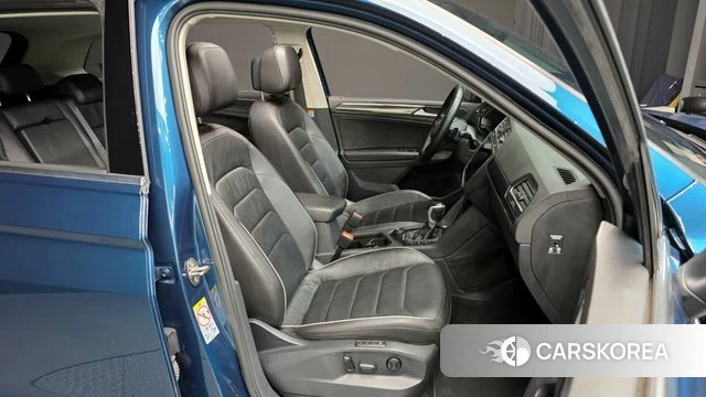 Volkswagen Tiguan second Generation 2021 Синий из Кореи, фото 3