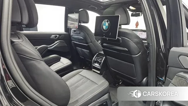 BMW X7 (G07) 2024 Черный из Кореи, фото 3