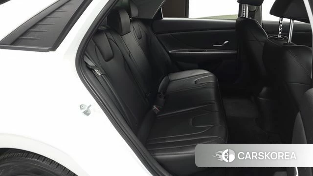 Hyundai Avante Hybrid (CN7) 2022 Белый из Кореи, фото 3