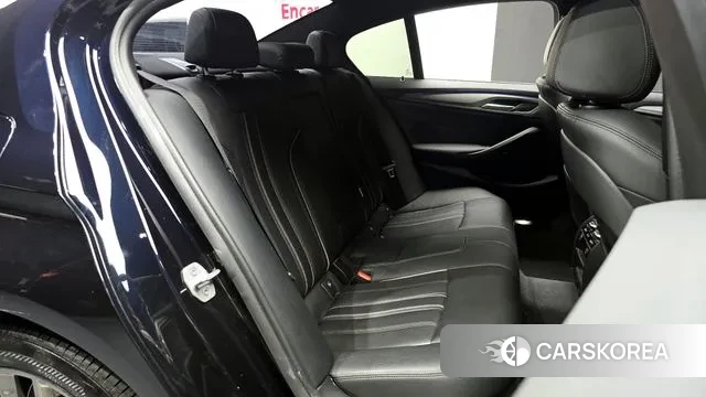 BMW 5 Series (G30) 2018 Черный из Кореи, фото 3