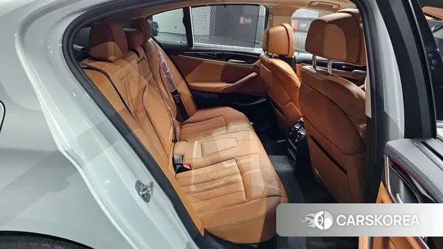 BMW 5 Series (G30) 2022 Белый из Кореи, фото 3